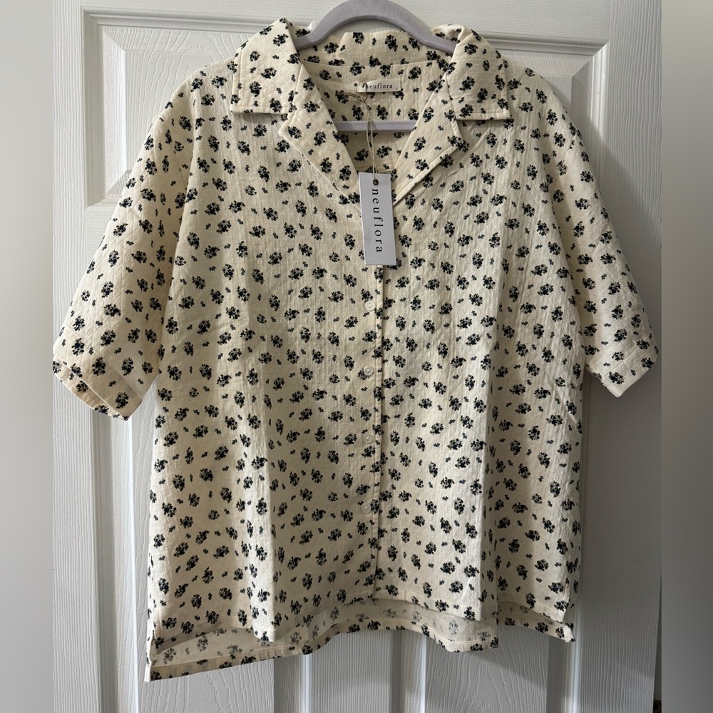 ISO size Medium to trade for this size Large Neuflora Wellington blouse